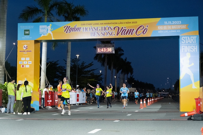 Gần 2.000 vận động viên tham gia Giải Nông thôn Việt Marathon - Long An 2023 - Ảnh 7.