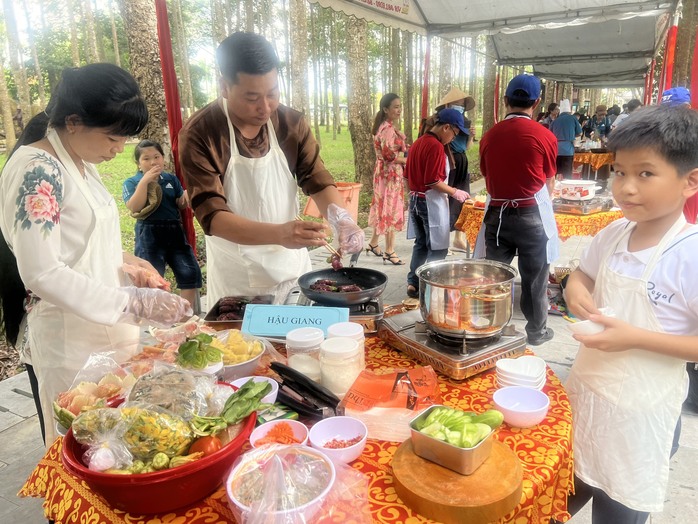 Tranh tài thi nấu món ngon cuối tuần các tỉnh miền Tây - Ảnh 9.