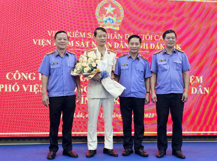 Bổ nhiệm ông Phạm Quang Hưng làm Phó Viện trưởng VKSND tỉnh Đắk Lắk - Ảnh 4.