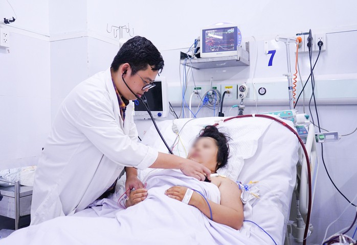 Hai bệnh viện hợp sức cứu mẹ con thai phụ ngưng tim - Ảnh 1.