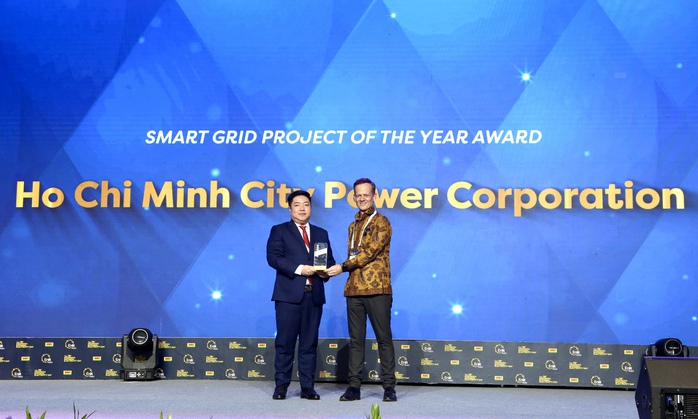 EVNHCMC đạt giải thưởng Dự án lưới điện thông minh của năm - Smart Grid project of the year - Ảnh 1. EVNHCMC đạt giải thưởng Dự án lưới điện thông minh của năm - Smart Grid project of the year - Ảnh 1.