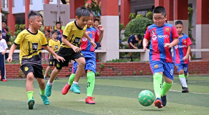 Thêm sân chơi bóng đá cộng đồng cho các cầu thủ nhí - Ảnh 4.