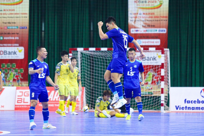 Futsal Cúp quốc gia 2023: Xác định hai đội mạnh nhất vào chung kết - Ảnh 2.