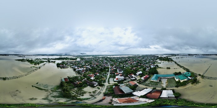 Sau lũ lụt, lũ bùn vây bủa TP Huế - Ảnh 2.