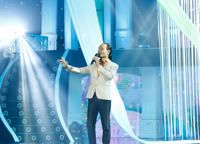 Thụy vũ (AC&M) thắng giải cao nhất “Tiếng hát Việt toàn cầu” 2023 - Ảnh 3.