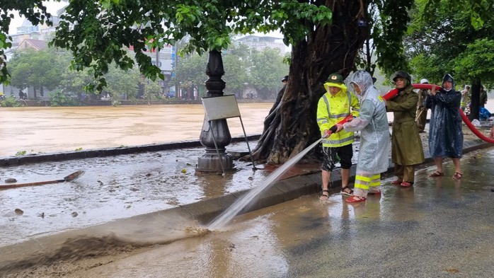 Miền Trung: 6 người thiệt mạng vì mưa lũ - Ảnh 1.