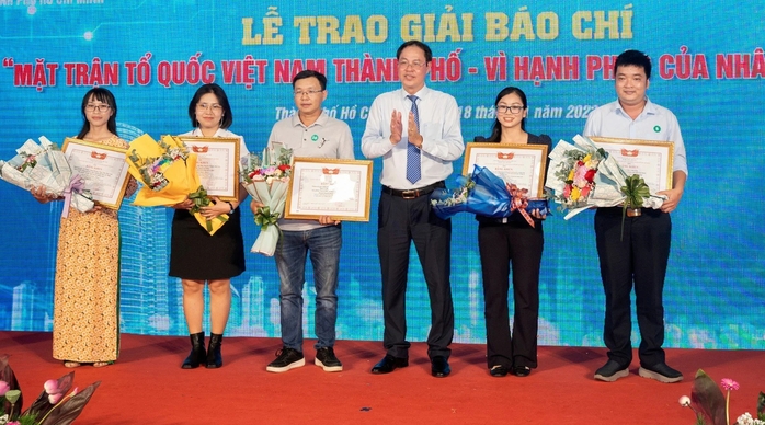 Báo Người Lao Động đoạt 2 giải báo chí - Ảnh 2.