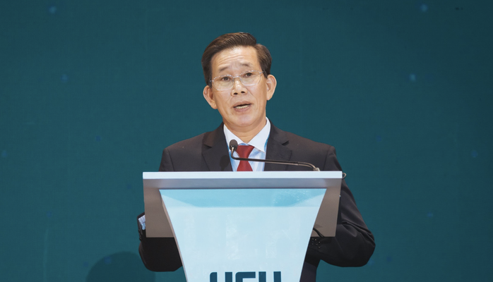 GS- TS Sử Đình Thành trở thành Giám đốc Đại học Kinh tế TP HCM - Ảnh 1.