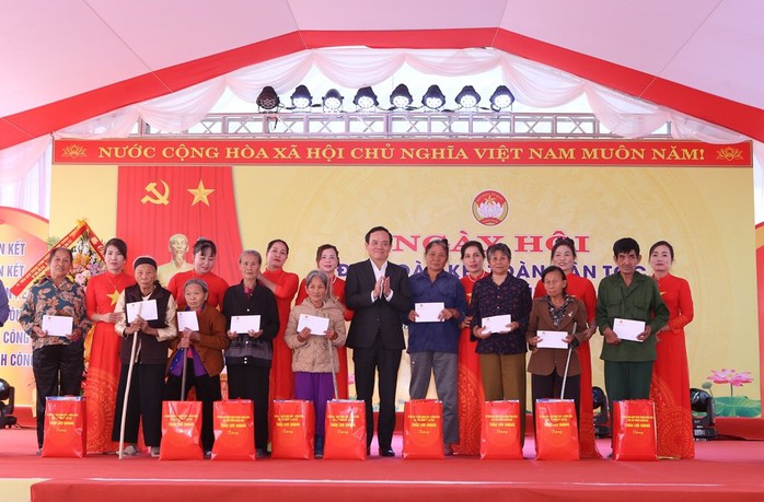 Phó Thủ tướng Trần Lưu Quang dự Ngày hội Đại đoàn kết tại Thanh Hóa - Ảnh 4.