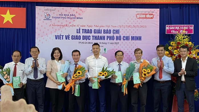 Báo Người Lao Động đoạt giải Nhì Giải Báo chí viết về giáo dục TP HCM - Ảnh 3.