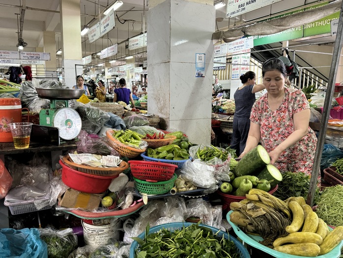 Đà Nẵng: Gần 500 tiểu thương kêu cứu vì giá thuê mặt bằng quá cao - Ảnh 3.