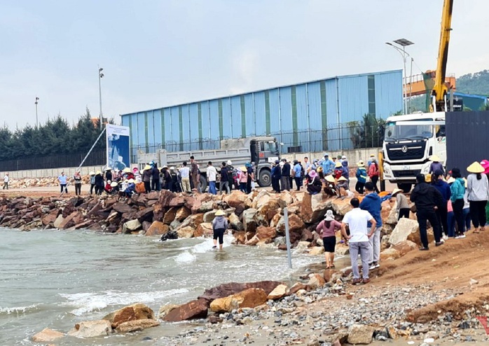 Bác tin đàn áp người dân phản đối xây cảng container ở Khu kinh tế Nghi Sơn - Ảnh 1.