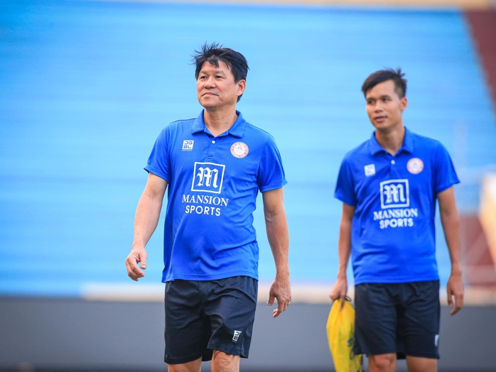 CLB TP HCM muốn chiêu mộ HLV vừa bị tuyển Thái Lan sa thải - Ảnh 2.