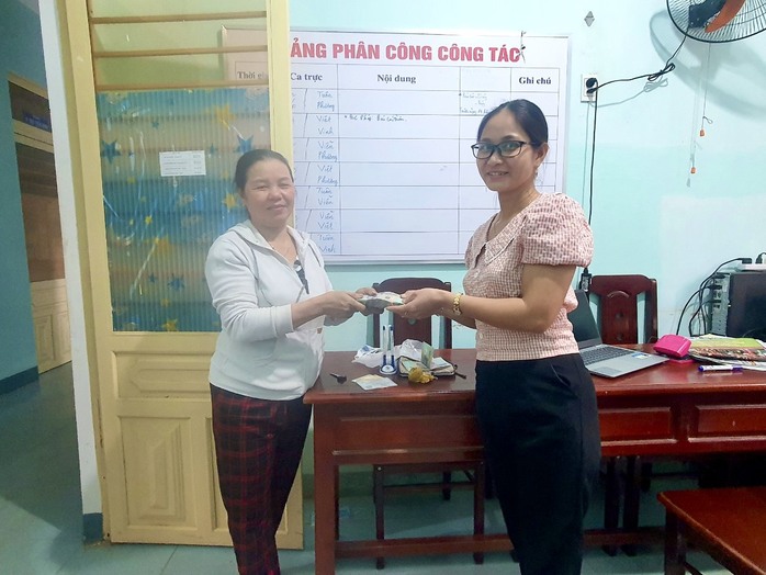 Cô gái Quảng Nam trả ví có 270 triệu đồng: Dành bài học làm người cho con! - Ảnh 1.