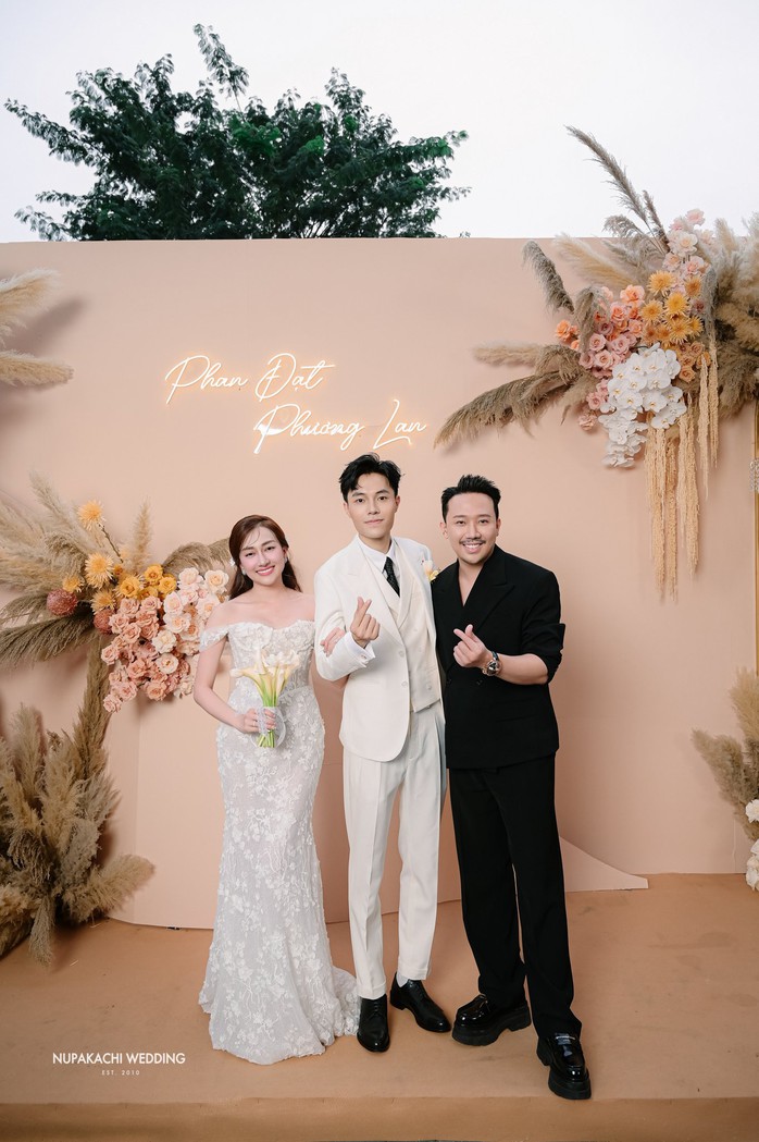 Showbiz Việt tề tựu đám cưới diễn viên Phương Lan - Ảnh 19.