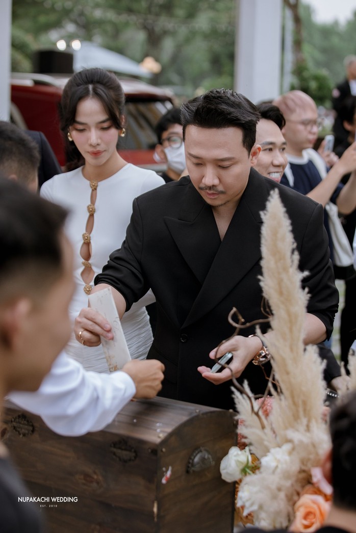 Showbiz Việt tề tựu đám cưới diễn viên Phương Lan - Ảnh 18.