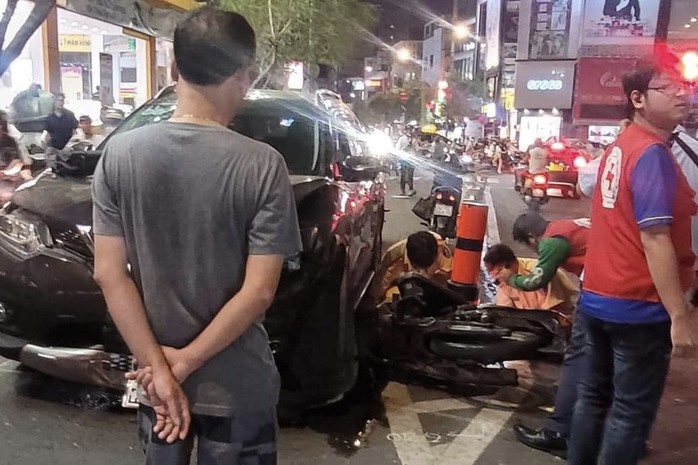 Vụ say xỉn gây tai nạn ở đường Cao Thắng, quận 10: Tài xế là bác sĩ - Ảnh 1.