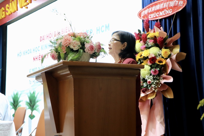 TS Trương Thị Minh Sâm tiếp tục làm Chủ tịch Hội Khoa học kinh tế và Quản lý TP HCM - Ảnh 1.