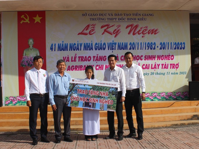 Agribank chi nhánh tỉnh Tiền Giang mang đậm dấu ấn nhân ái - Ảnh 4.