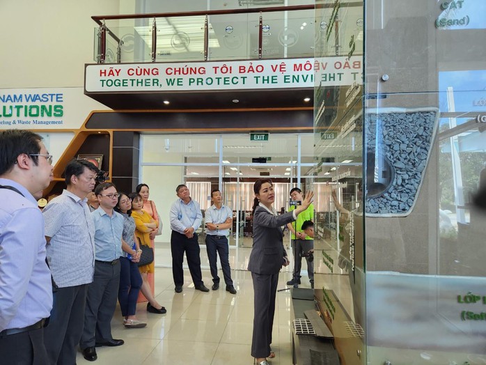 Đoàn khảo sát Trung ương về nông thôn mới tìm hiểu qui trình xử lý rác thải tại VWS - Ảnh 2. Đoàn khảo sát Trung ương về nông thôn mới tìm hiểu qui trình xử lý rác thải tại VWS - Ảnh 2.