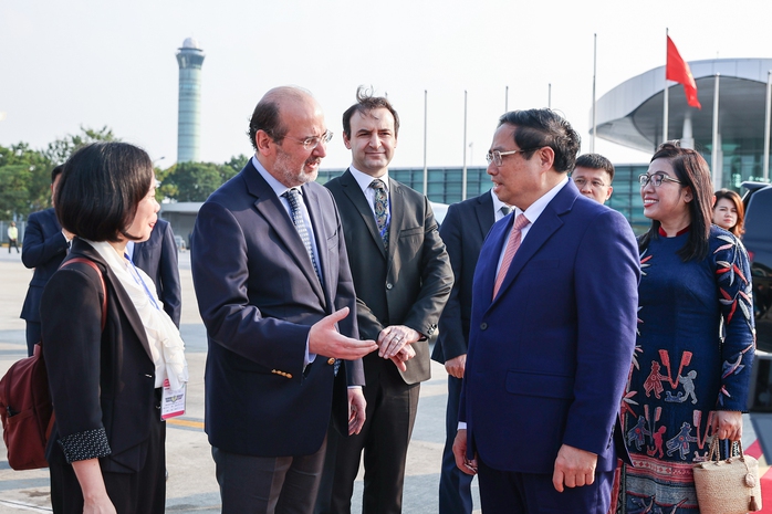 Thủ tướng Phạm Minh Chính lên đường dự Hội nghị COP28, thăm Thổ Nhĩ Kỳ - Ảnh 1.