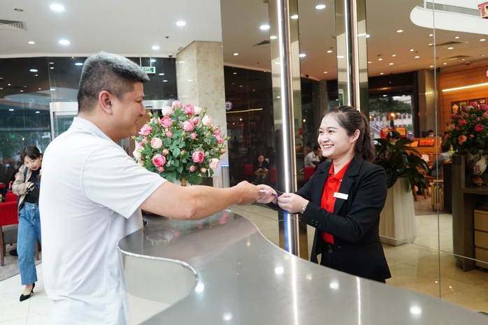 TNS Holdings củng cố nội lực, sẵn sàng chinh phục mục tiêu mới - Ảnh 2. TNS Holdings củng cố nội lực, sẵn sàng chinh phục mục tiêu mới - Ảnh 2.
