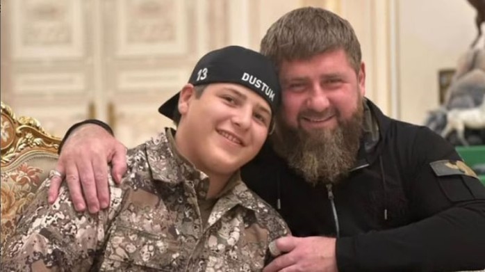 Con trai lãnh đạo Chechnya gia nhập lực lược quốc phòng Nga - Ảnh 1.