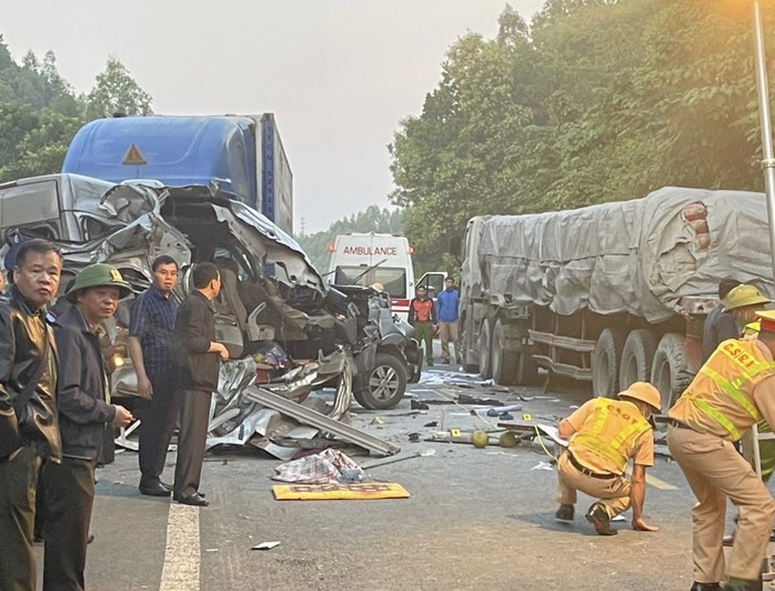 Tổng kiểm tra xe khách hợp đồng sau vụ tai nạn 5 người tử vong ở Lạng Sơn - Ảnh 1.