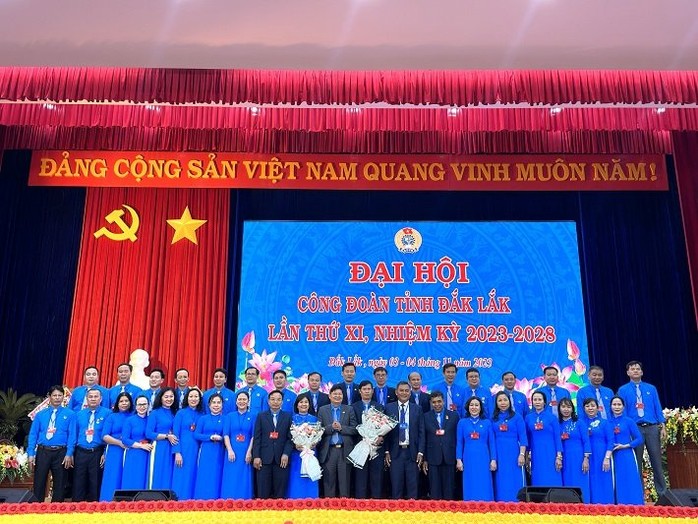 Phó chánh Văn phòng Tỉnh ủy Đắk Lắk giữ chức Chủ tịch LĐLĐ tỉnh - Ảnh 4.