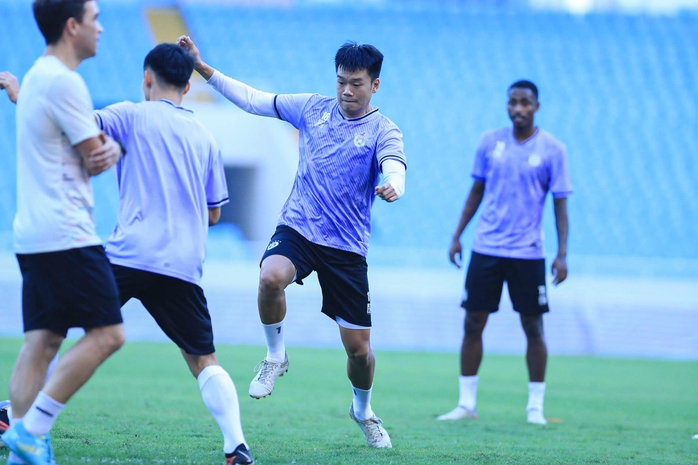 CLB Hà Nội khó thắng khi tiếp đón đội bóng của Trung Quốc - Ảnh 2.