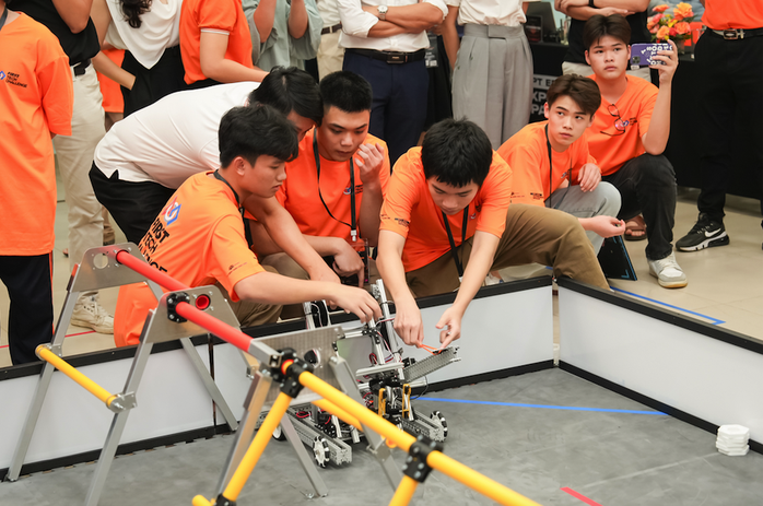 Tổ chức giải đấu robot chọn học sinh đi thi thế giới - Ảnh 3.