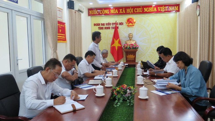 Tổng công ty Điện lực miền Nam: Kiến nghị tháo gỡ vướng mắc về đầu tư lưới điện - Ảnh 3. Tổng công ty Điện lực miền Nam: Kiến nghị tháo gỡ vướng mắc về đầu tư lưới điện - Ảnh 3.
