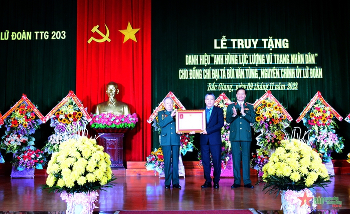 Truy tặng Đại tá Bùi Văn Tùng danh hiệu Anh hùng Lực lượng vũ trang nhân dân - Ảnh 1.