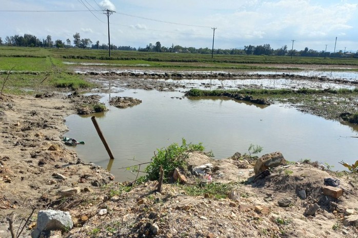 Vụ thai phụ tử vong dưới hố công trình: Trách nhiệm thuộc về ai?- Ảnh 4. Vụ thai phụ tử vong dưới hố công trình: Trách nhiệm thuộc về ai?- Ảnh 4.