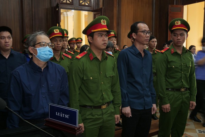 Cựu giám đốc Bệnh viện TP Thủ Đức bị buộc trả lại hơn 88 tỉ đồng- Ảnh 1. Cựu giám đốc Bệnh viện TP Thủ Đức bị buộc trả lại hơn 88 tỉ đồng- Ảnh 1.