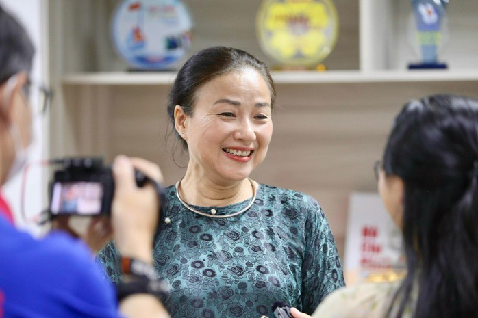 "Mai Vàng tri ân" trao tặng quà 3 nhà trí thức, nhiếp ảnh tại TP HCM- Ảnh 4. "Mai Vàng tri ân" trao tặng quà 3 nhà trí thức, nhiếp ảnh tại TP HCM- Ảnh 4.