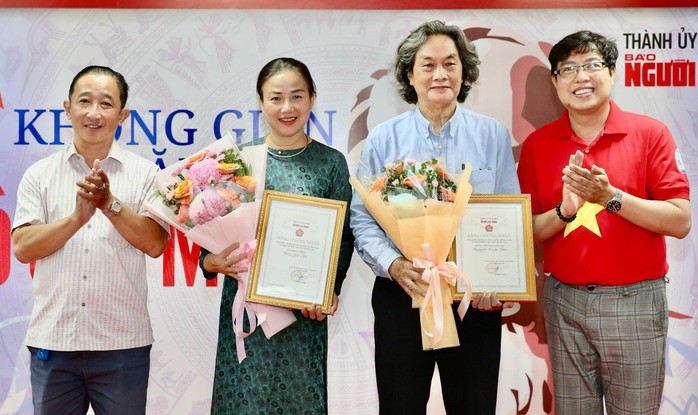 "Mai Vàng tri ân" trao tặng quà 3 nhà trí thức, nhiếp ảnh tại TP HCM- Ảnh 1. "Mai Vàng tri ân" trao tặng quà 3 nhà trí thức, nhiếp ảnh tại TP HCM- Ảnh 1.