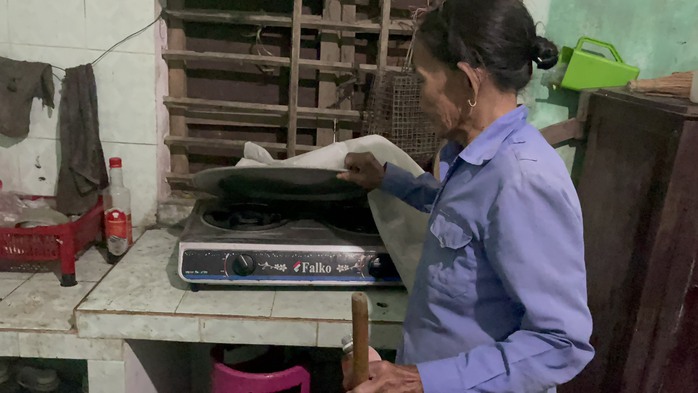 Bà lão 50 năm không ăn cơm vẫn… khỏe như thường- Ảnh 2. Bà lão 50 năm không ăn cơm vẫn… khỏe như thường- Ảnh 2.
