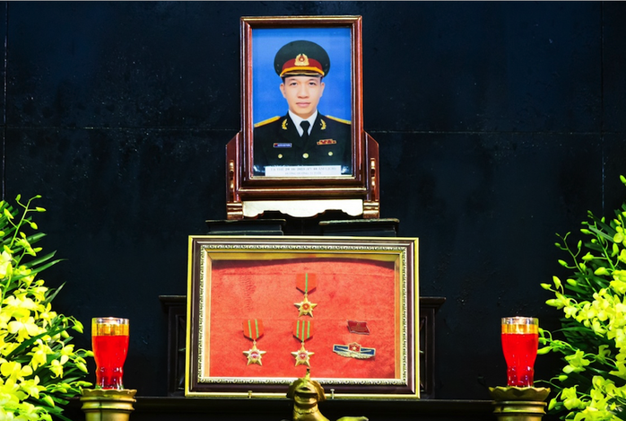 Đẫm lệ tiễn đưa nhạc sĩ Xuân Phương- Ảnh 6. Đẫm lệ tiễn đưa nhạc sĩ Xuân Phương- Ảnh 6.