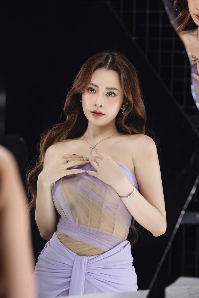 Chi Pu: "Mong mọi người luôn tin chính mình, ngày tháng khó khăn sẽ sớm qua mau"
- Ảnh 2. Chi Pu: "Mong mọi người luôn tin chính mình, ngày tháng khó khăn sẽ sớm qua mau"
- Ảnh 2.