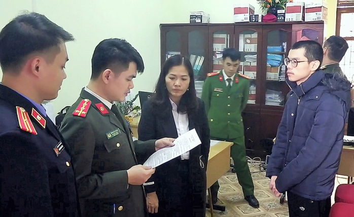 Tạm giam nhân viên ngân hàng lừa đảo chiếm đoạt trên 7 tỉ đồng- Ảnh 1. Tạm giam nhân viên ngân hàng lừa đảo chiếm đoạt trên 7 tỉ đồng- Ảnh 1.
