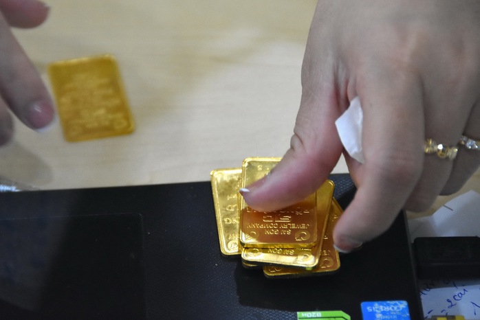 Chiều 27-12, giá vàng SJC "quay xe" lao dốc- Ảnh 1. Chiều 27-12, giá vàng SJC "quay xe" lao dốc- Ảnh 1.