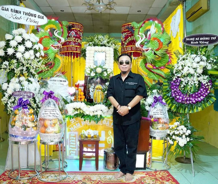 NSND Lệ Thủy nghẹn ngào tiễn biệt "Tư Ếch Văn Hường"- Ảnh 4. NSND Lệ Thủy nghẹn ngào tiễn biệt "Tư Ếch Văn Hường"- Ảnh 4.