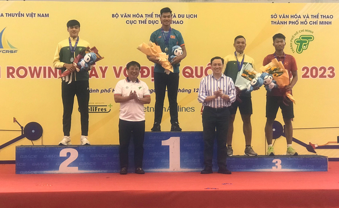 Đua thuyền máy trong nhà thi đấu: TP HCM xếp nhất toàn đoàn- Ảnh 4. Đua thuyền máy trong nhà thi đấu: TP HCM xếp nhất toàn đoàn- Ảnh 4.