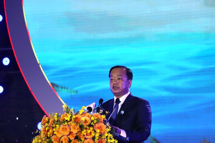 Hàng ngàn người theo dõi sự kiện quan trọng ở Cà Mau- Ảnh 3. Hàng ngàn người theo dõi sự kiện quan trọng ở Cà Mau- Ảnh 3.