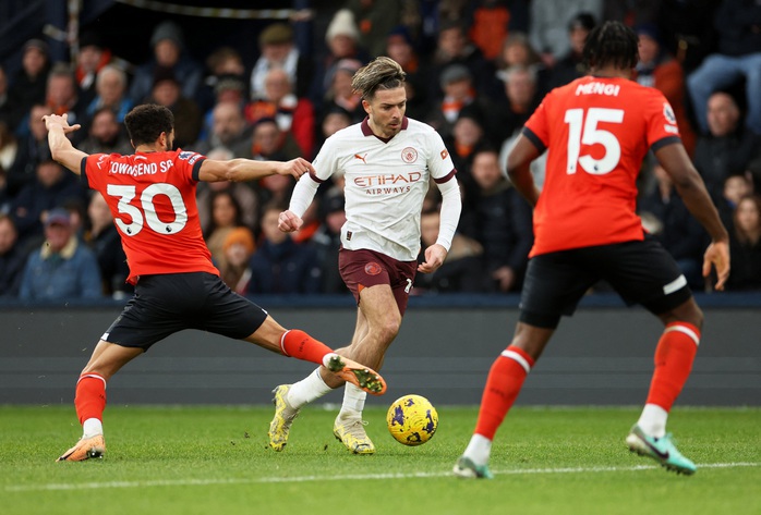 Ngược dòng đánh bại Luton Town, Man City hết lo bị ám ảnh kỷ lục buồn- Ảnh 5. Ngược dòng đánh bại Luton Town, Man City hết lo bị ám ảnh kỷ lục buồn- Ảnh 5.