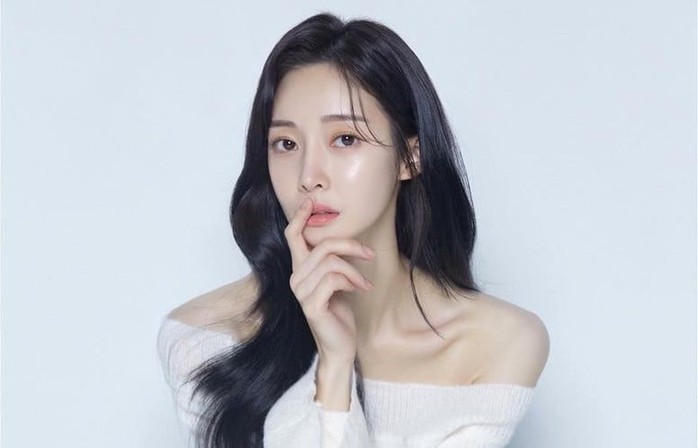 Nữ ca sĩ gây sốc, công bố ly hôn và tái hôn cùng lúc- Ảnh 1. Nữ ca sĩ gây sốc, công bố ly hôn và tái hôn cùng lúc- Ảnh 1.