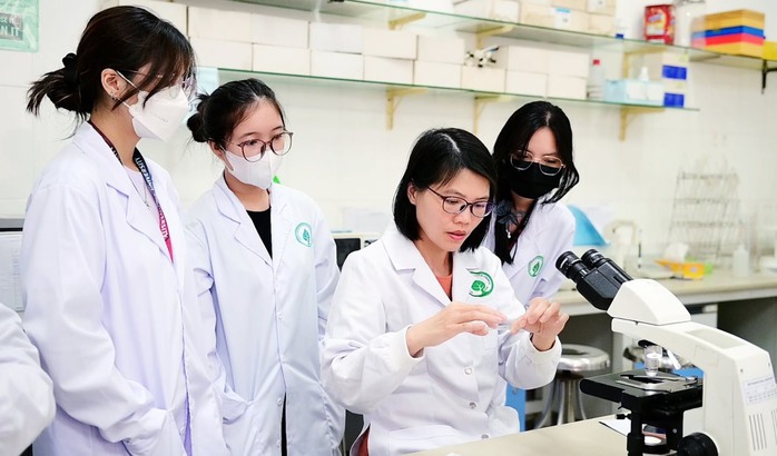 Gần 10 năm tự chủ, các trường đại học đã "lột xác"?- Ảnh 1. Gần 10 năm tự chủ, các trường đại học đã "lột xác"?- Ảnh 1.