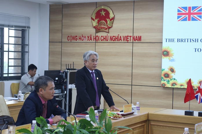 Phó Tổng Lãnh sự Anh thăm và làm việc tại Trường ĐH Cửu Long- Ảnh 2. Phó Tổng Lãnh sự Anh thăm và làm việc tại Trường ĐH Cửu Long- Ảnh 2.