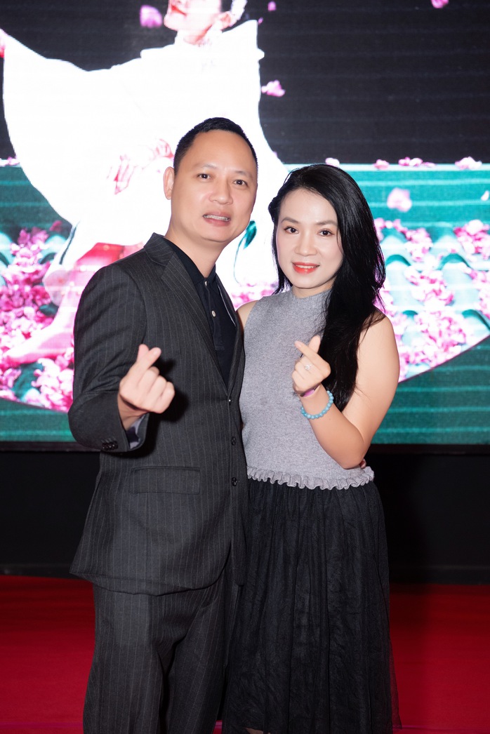 Được chồng động viên, "O Sen" Ngọc Mai khoe vũ đạo- Ảnh 6. Được chồng động viên, "O Sen" Ngọc Mai khoe vũ đạo- Ảnh 6.